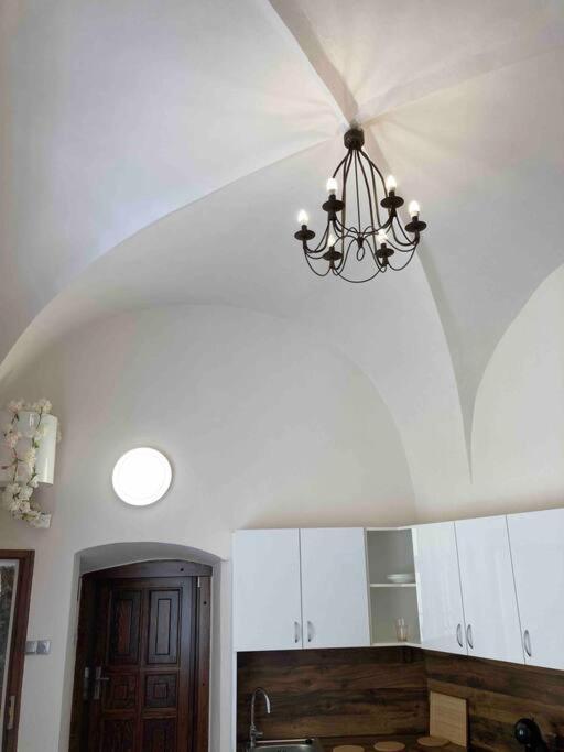 Studio In Gothic House, 50M To The Old Town Square Prague Ngoại thất bức ảnh
