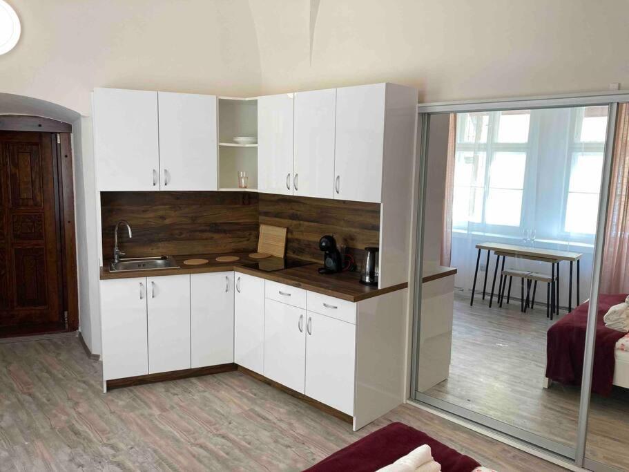 Studio In Gothic House, 50M To The Old Town Square Prague Ngoại thất bức ảnh